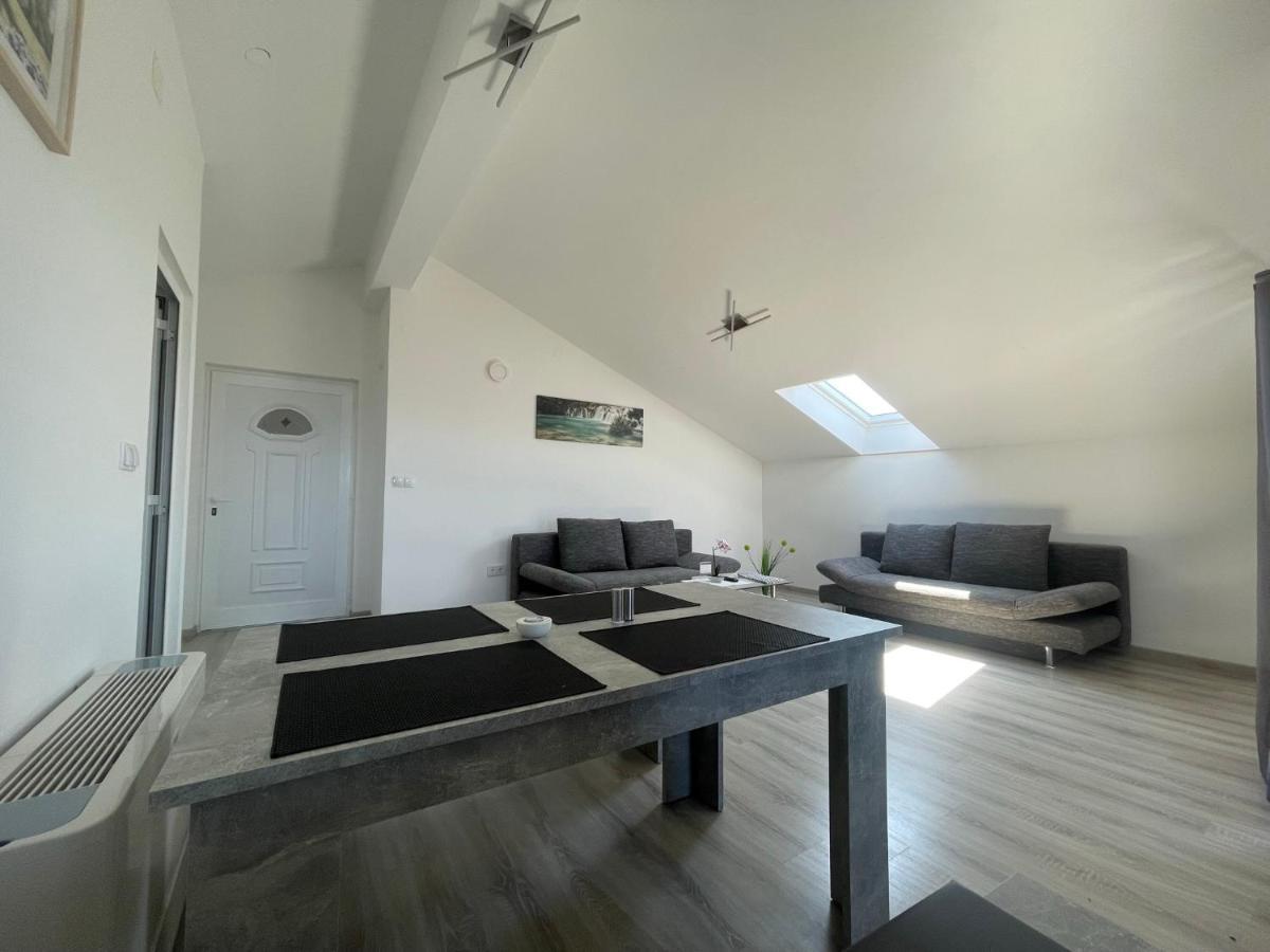 Apartments Villa M&M บาร์บินเย ภายนอก รูปภาพ