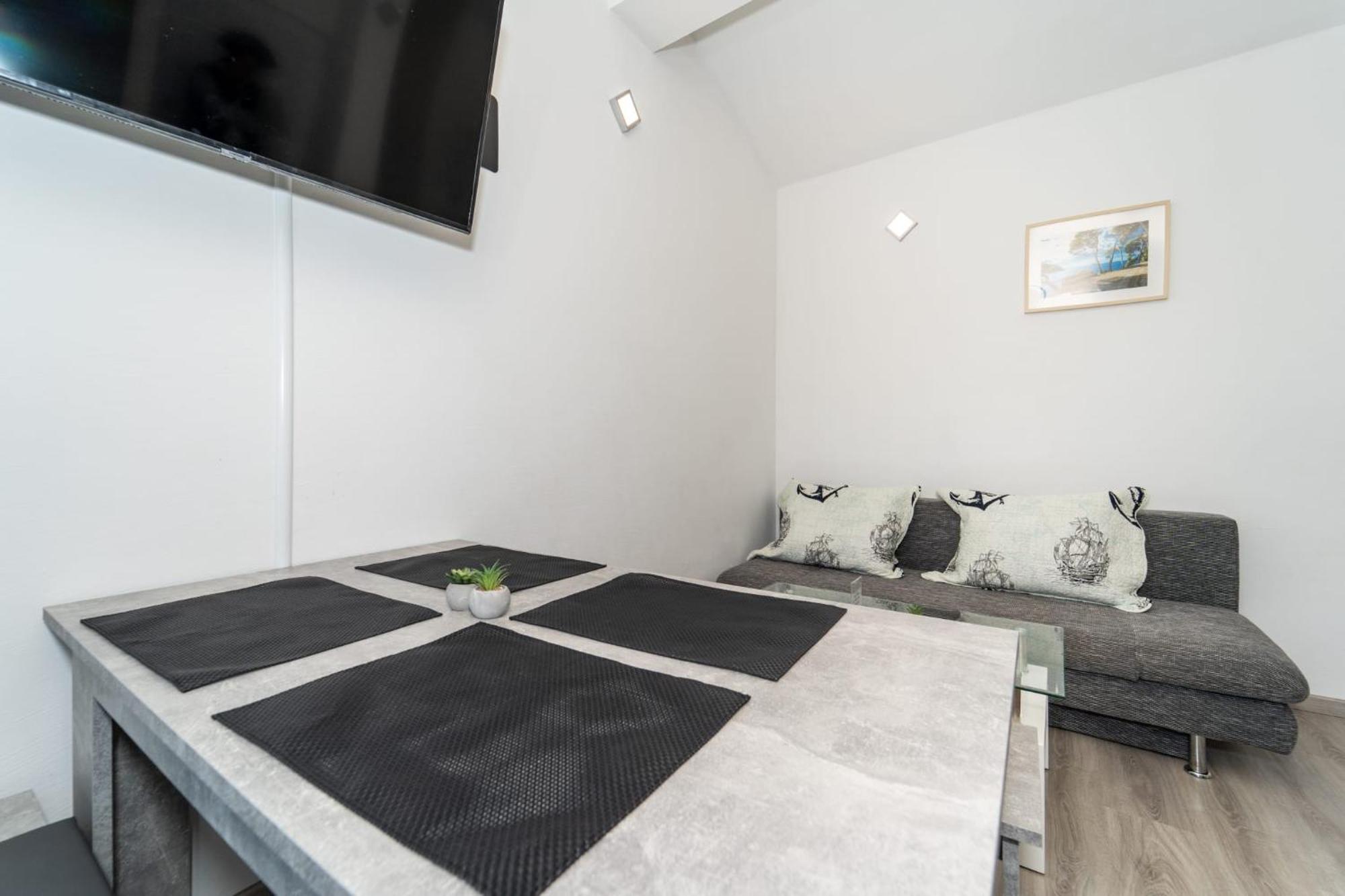 Apartments Villa M&M บาร์บินเย ภายนอก รูปภาพ
